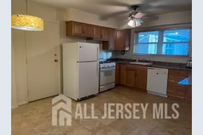 406 Cranbury Road #3, East Brunswick Township, NJ 08816 - Photo 5