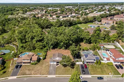 41 Oakwood Drive, Sayreville, NJ 08859 - Photo 3