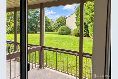 107 Woodbridge Commons Way, Iselin, NJ 08830 - Photo 11
