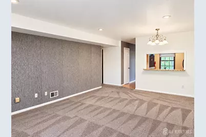 107 Woodbridge Commons Way, Iselin, NJ 08830 - Photo 13