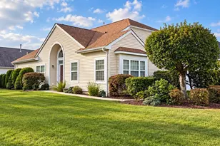 274 Valencia Dr, Monroe Township, NJ 08831 - Photo 1