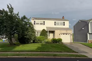 1085 Andrews Dr, Perth Amboy, NJ 08861 - Photo 1