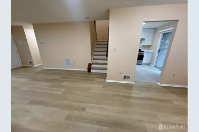 358 Hadleigh Lane, North Brunswick Township, NJ 08902 - Photo 5