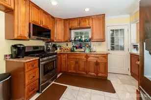 9 McAuliffe Dr, North Brunswick Township, NJ 08902 - Photo 7