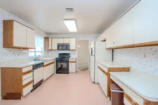 644 Nutley Dr, Monroe Township, NJ 08832 - Photo 19