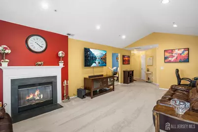 400 Keswick Drive, Piscataway Township, NJ 08854 - Photo 5