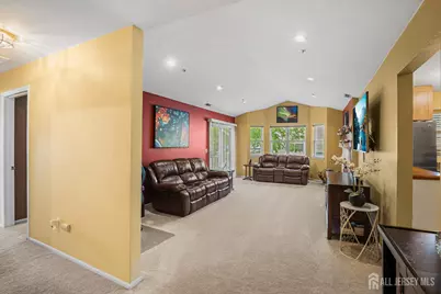 400 Keswick Drive, Piscataway Township, NJ 08854 - Photo 3