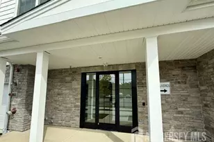 30208 Radford Ct, Monroe Township, NJ 08831 - Photo 3