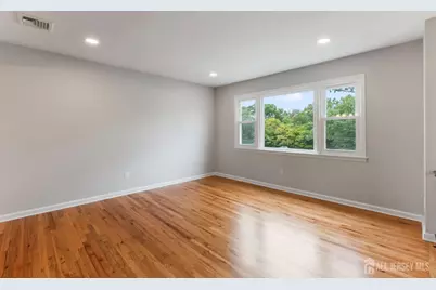 273 W Indiana Avenue, Iselin, NJ 08830 - Photo 5