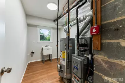 273 W Indiana Avenue, Iselin, NJ 08830 - Photo 25