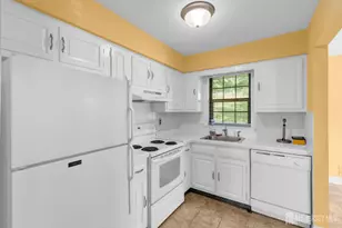 1102 Wellington Pl, Aberdeen Township, NJ 07747 - Photo 17