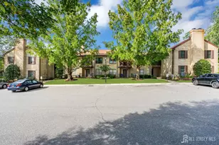 1102 Wellington Pl, Aberdeen Township, NJ 07747 - Photo 3