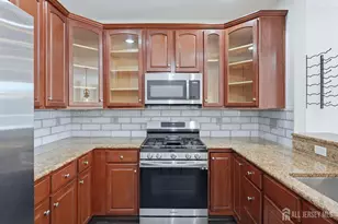373 Victoria Dr, Bridgewater, NJ 08807 - Photo 5