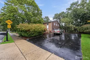 1 Hidden Lake Dr, North Brunswick Township, NJ 08902 - Photo 3