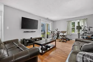 51 Woodmere Dr, Sayreville, NJ 08859 - Photo 5