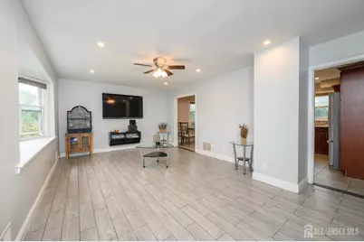 311 Oak Parkway, Dunellen, NJ 08812 - Photo 3