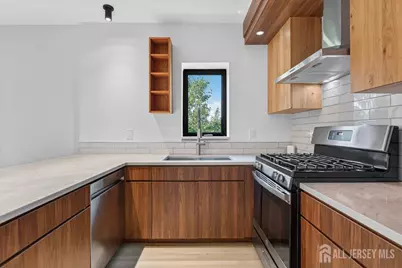 810 N 2nd Avenue #4, Highland Park, NJ 08904 - Photo 11