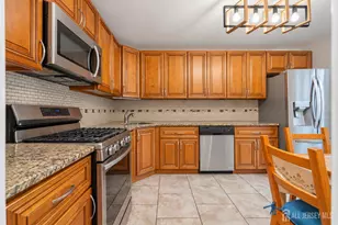 22 Borelle Square, Sayreville, NJ 08859 - Photo 9