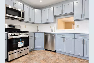 240 Hampshire Court, Piscataway Township, NJ 08854 - Photo 3