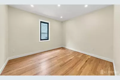 458 Lawrie Street, Perth Amboy, NJ 08861 - Photo 29