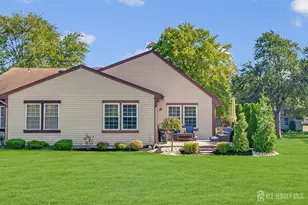 42 Yorkshire Dr, Monroe Township, NJ 08831 - Photo 3