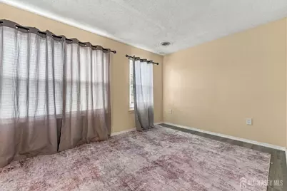 129 Fulton Court, New Brunswick, NJ 08901 - Photo 17