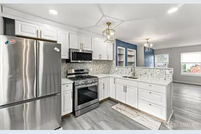 129 Fulton Court, New Brunswick, NJ 08901 - Photo 9