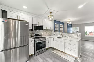 129 Fulton Ct, New Brunswick, NJ 08901 - Photo 9