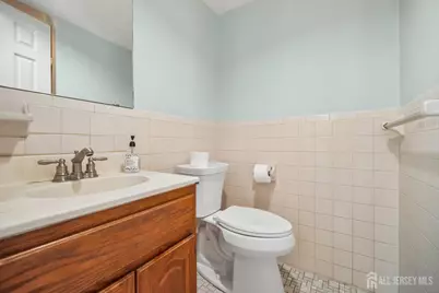905 Montague Avenue, Iselin, NJ 08830 - Photo 19