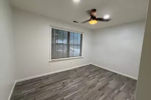 406 Woodhaven Dr, Edison, NJ 08817 - Photo 21