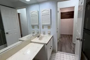 406 Woodhaven Dr, Edison, NJ 08817 - Photo 15