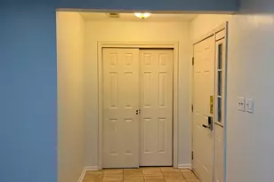 406 Woodhaven Dr, Edison, NJ 08817 - Photo 5