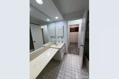 406 Woodhaven Drive, Edison, NJ 08817 - Photo 17