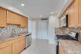 312 Edison Glen Terrace, Edison, NJ 08837 - Photo 13