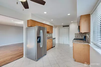 312 Edison Glen Terrace, Edison, NJ 08837 - Photo 11