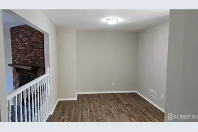 9 NE Pinetree Court, Monroe Township, NJ 08831 - Photo 5