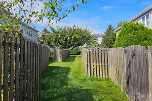 9 NE Pinetree Ct, Monroe Township, NJ 08831 - Photo 27