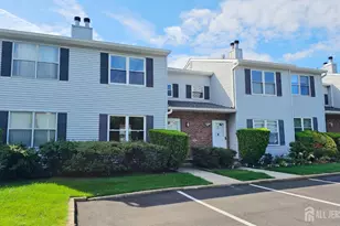 9 NE Pinetree Ct, Monroe Township, NJ 08831 - Photo 1