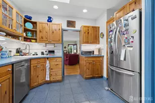 49 Laurel Ave, Franklin Township, NJ 08525 - Photo 17