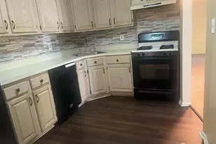 109 Michaels Ct, Woodbridge Township, NJ 07095 - Photo 5