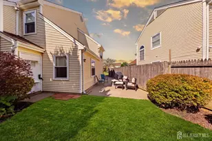 15 Hawthorne Ct, Freehold, NJ 07728 - Photo 27
