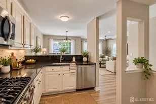 1092 Shadowlawn Dr, Green Brook Township, NJ 08812 - Photo 9