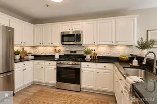 1092 Shadowlawn Dr, Green Brook Township, NJ 08812 - Photo 7