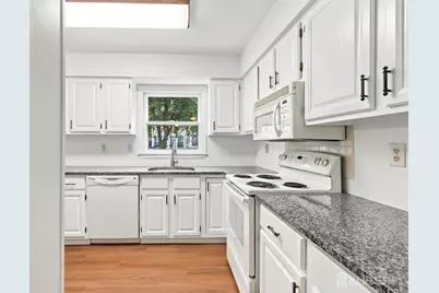 636 Yale Way #B, Monroe Township, NJ 08831 - Photo 7