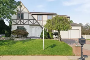 4 Victoria Way, South Brunswick Township, NJ 08824 - Photo 1