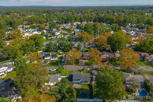 55 Starlight Dr, Colonia, NJ 07067 - Photo 33