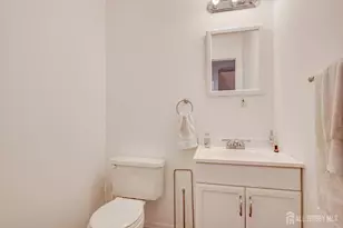 5 Hollywood St, Edison, NJ 08820 - Photo 21