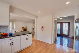 5 Hollywood St, Edison, NJ 08820 - Photo 17