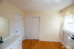 4 Charles Ct, Edison, NJ 08820 - Photo 25