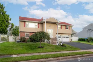 4 Charles Ct, Edison, NJ 08820 - Photo 1